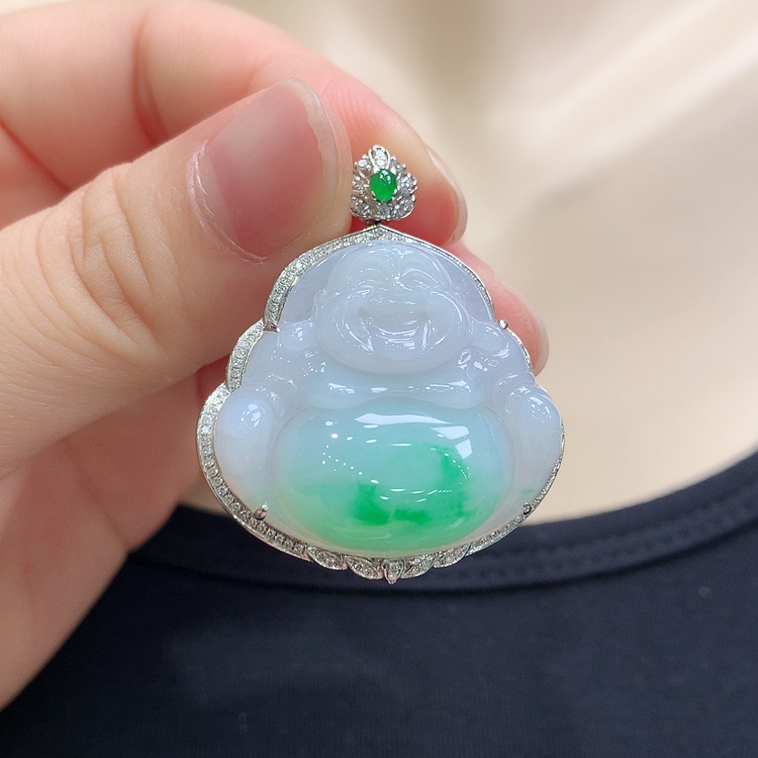 颈饰18K金镶嵌翡翠佛公