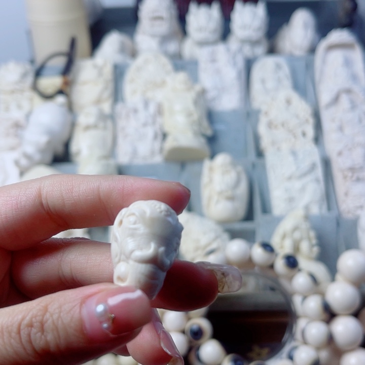 精品装饰品三通象