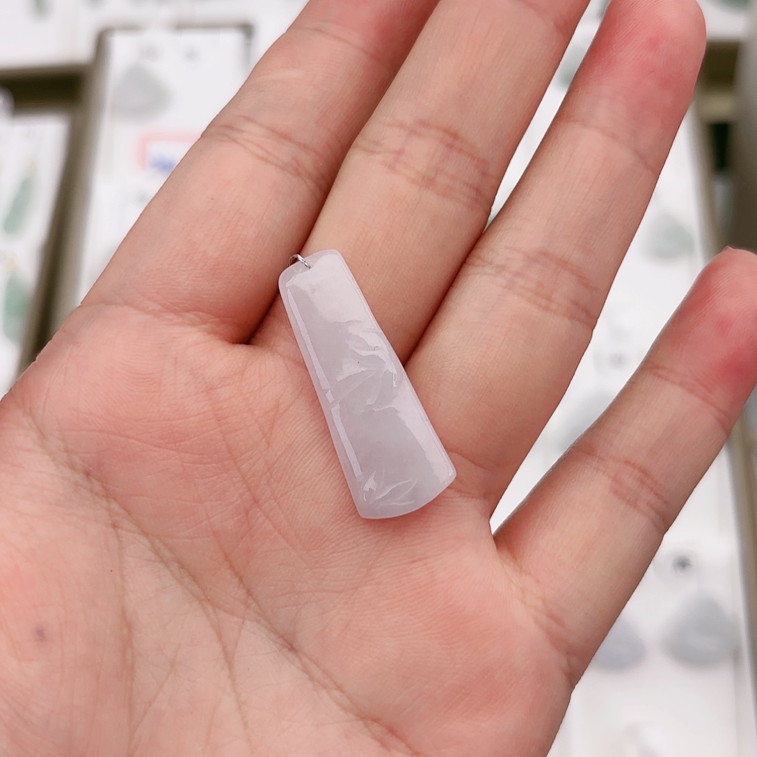 翡翠颈饰未镶嵌竹节