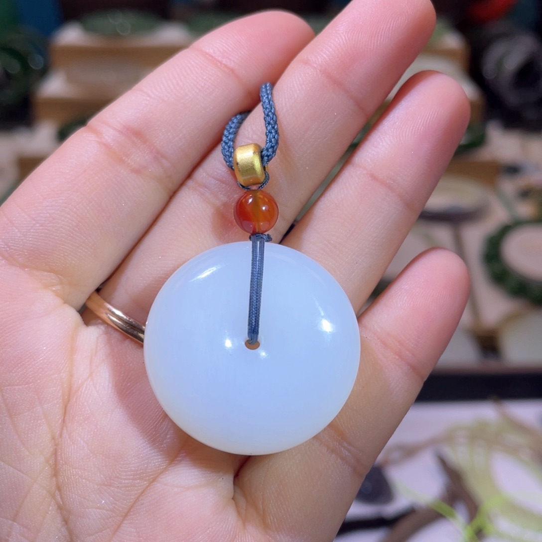 和田玉高品山流水吊坠未镶嵌