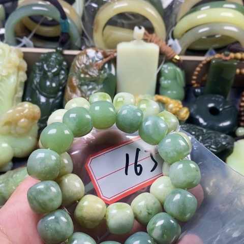 未镶嵌蛇纹石玉手链