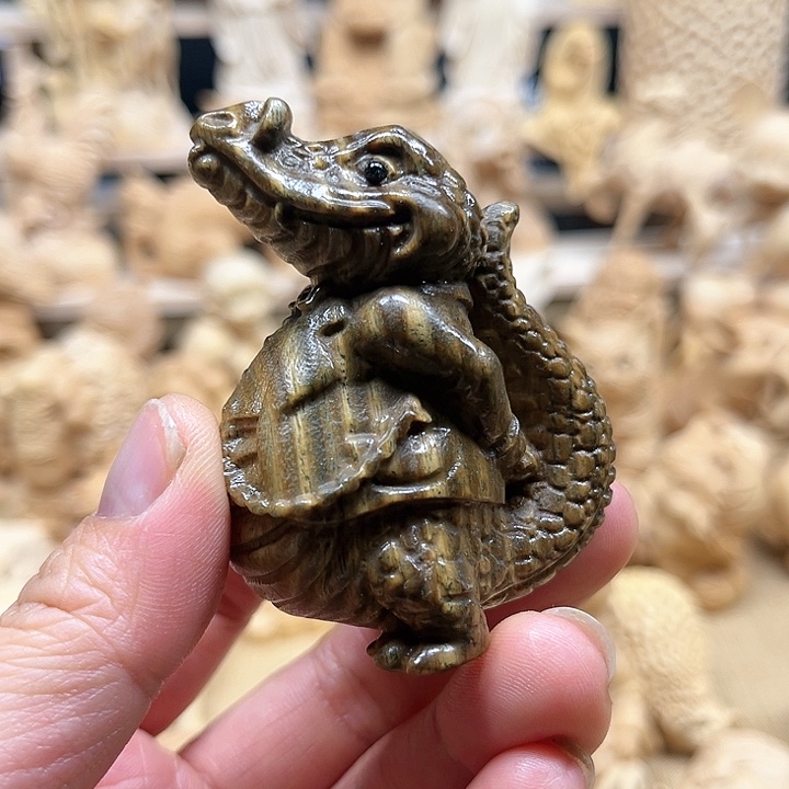 黄杨木绿檀鳄鱼先生