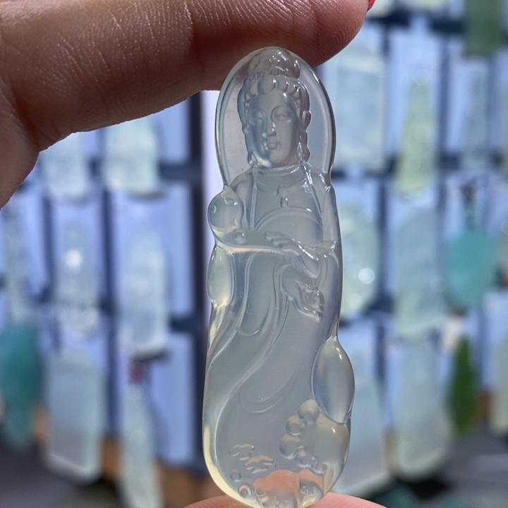 岫玉未镶嵌颈饰吊坠