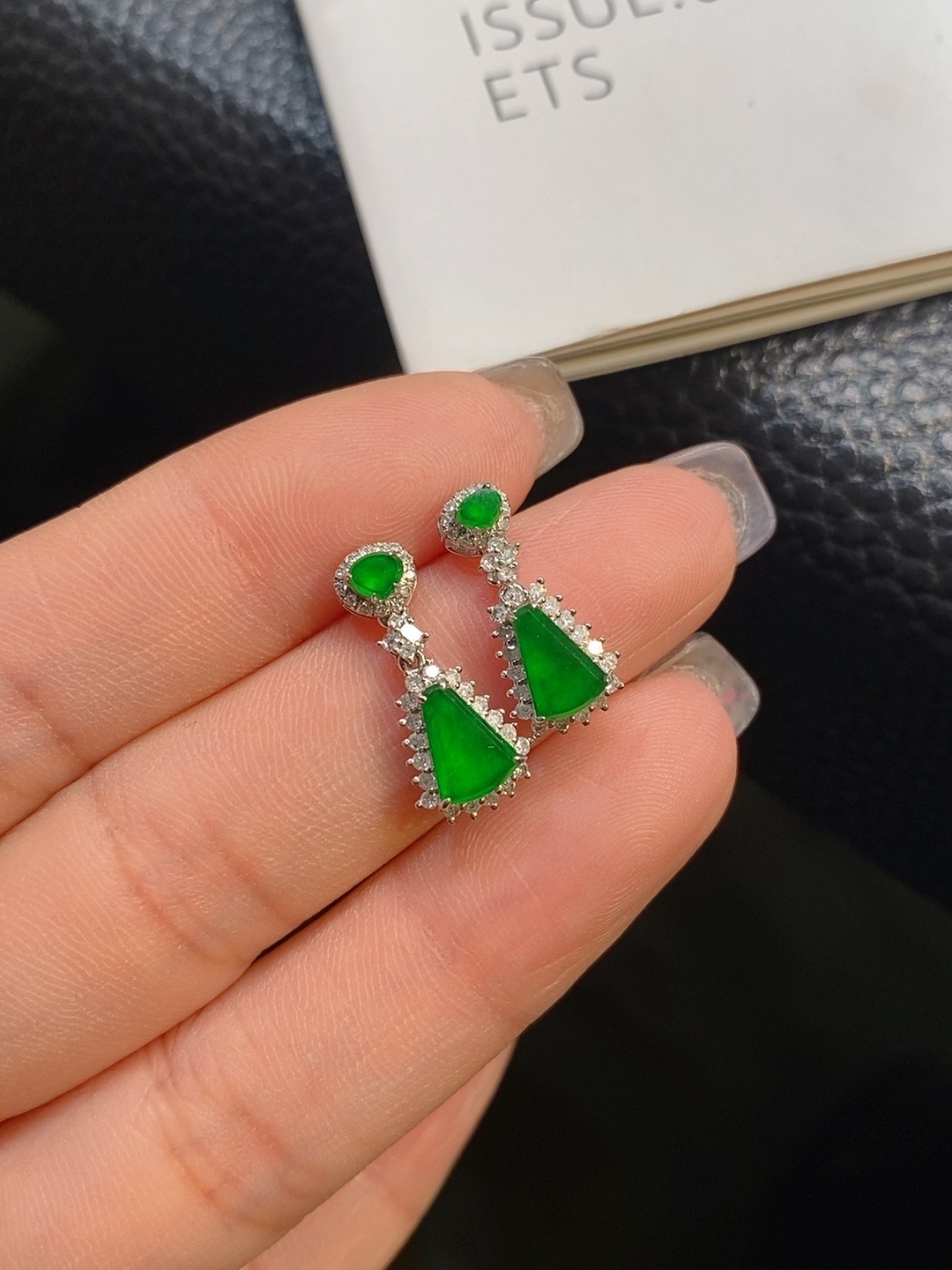 【拾玥珠宝】福利款阳绿无事牌耳坠 缅甸翡翠A货