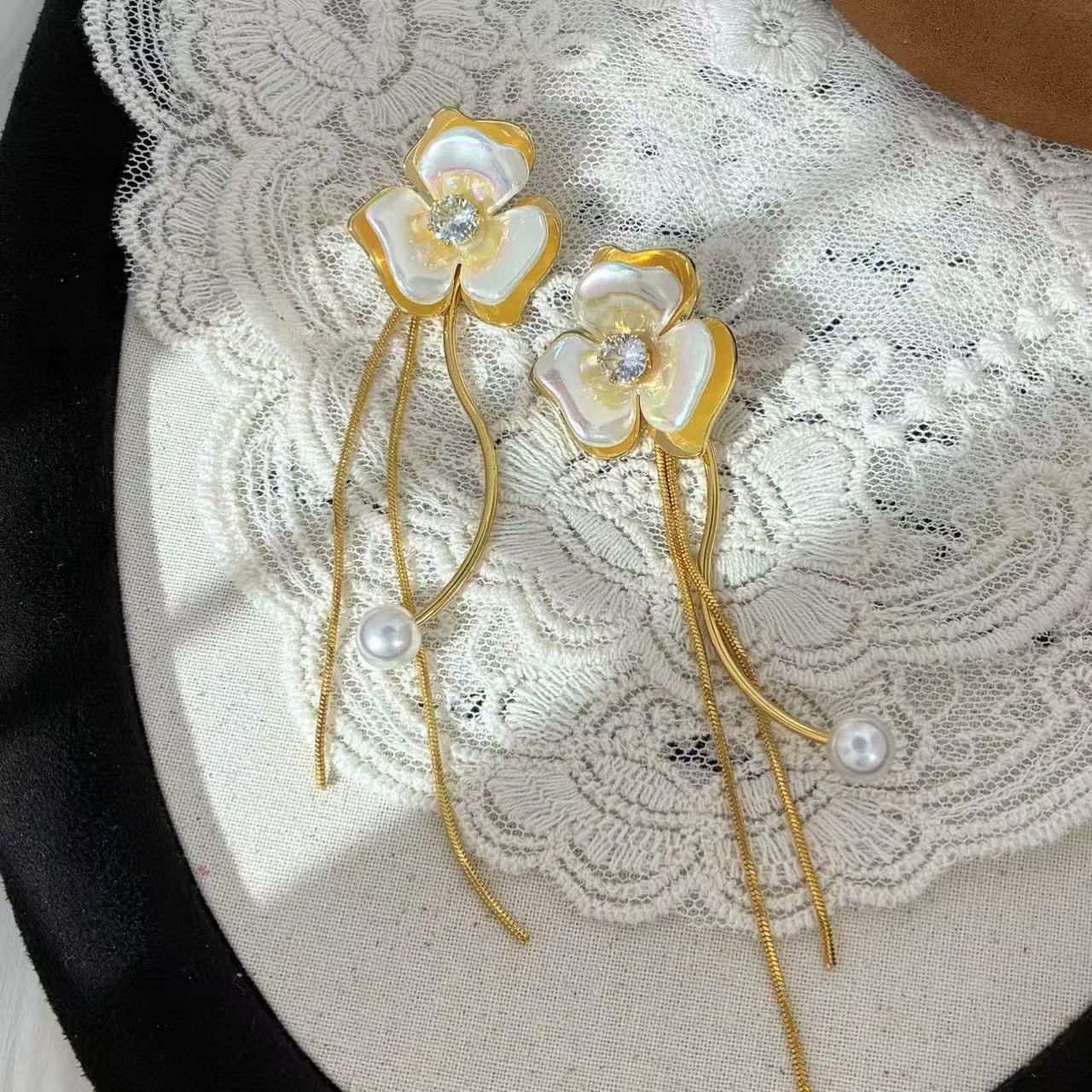 铜合金仿珍珠耳饰 远远（YY123）轻奢时尚百搭复古素款气质