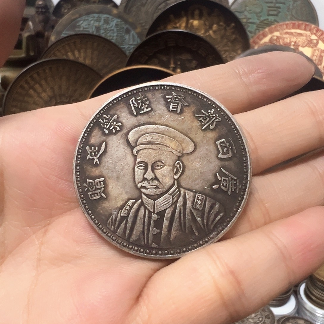 金属复古风格摆件