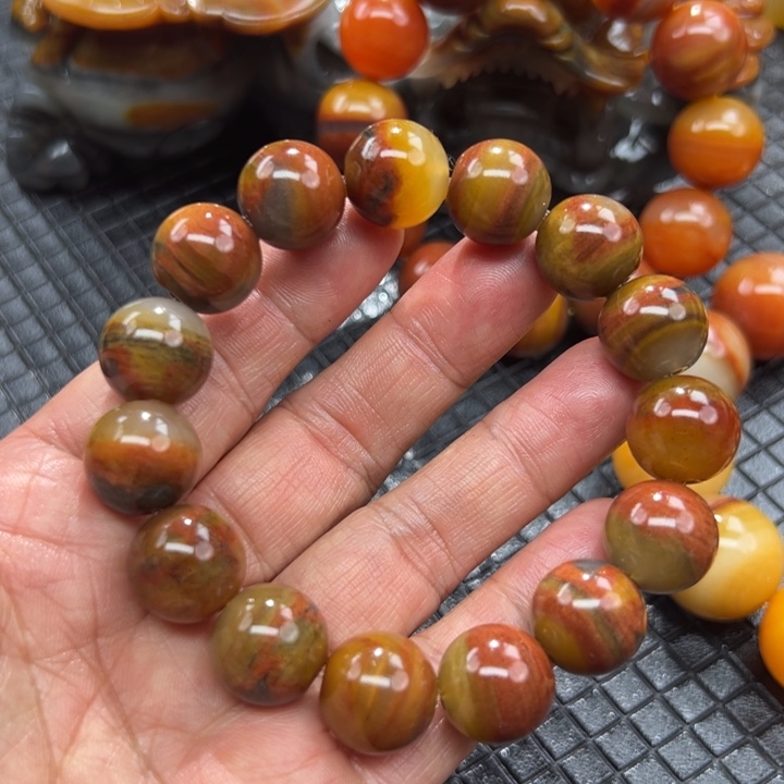 石英质玉（黄龙玉）颈饰合金