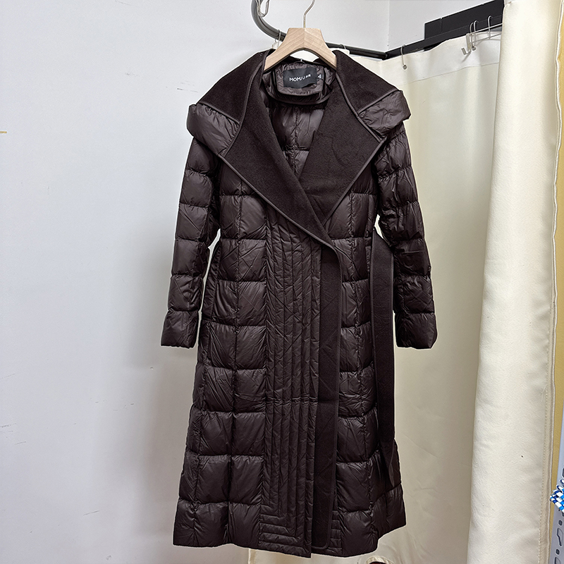 M95D1227线下撤柜高定翻领长款羽绒服