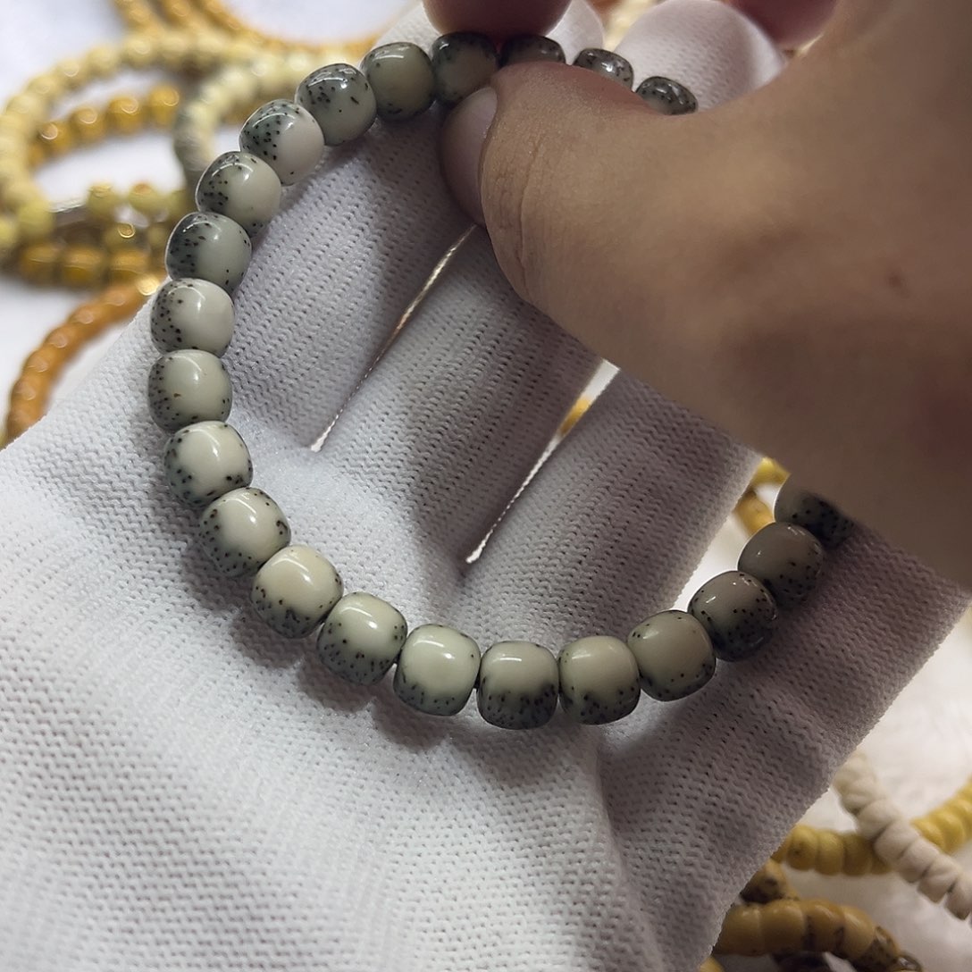 星月菩提吊坠绿背河豚