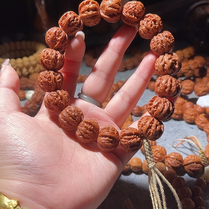 大***桥文玩核桃手串粗筋磨盘