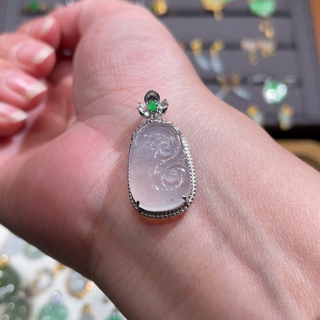 翡翠颈饰18K金镶嵌冰如意