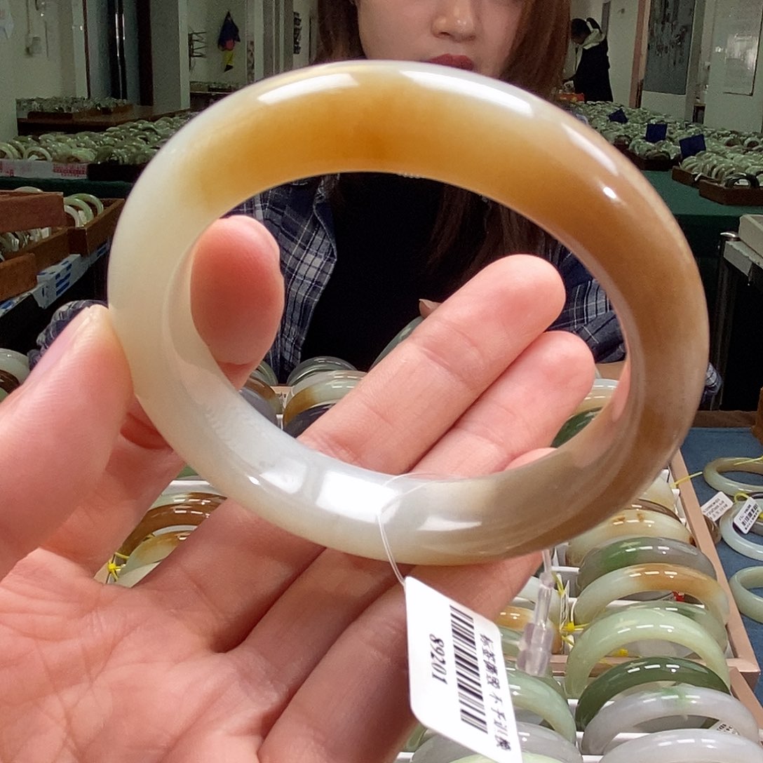 和田玉手镯未镶嵌53.:0糖白