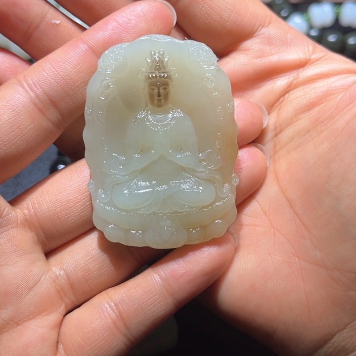 【闪购商品】和田玉吊坠(不含链)未镶嵌半*?