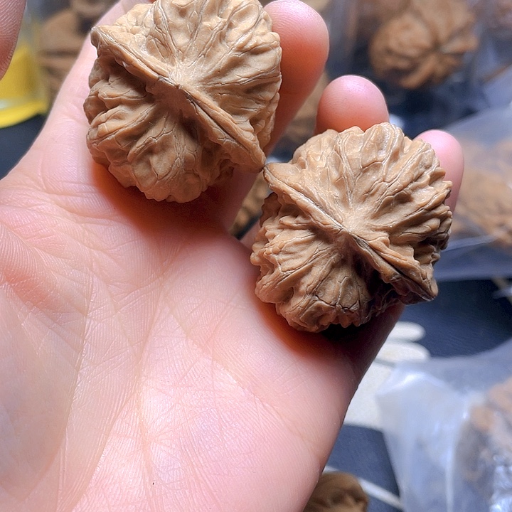 文玩核桃吊坠门头沟元宝