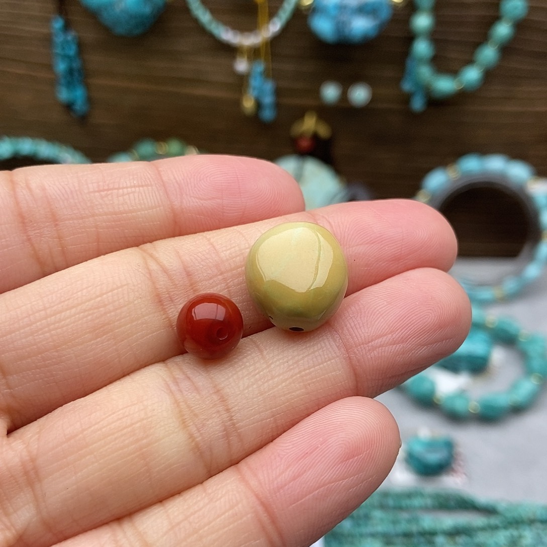 南红玛瑙未镶嵌随形豆子