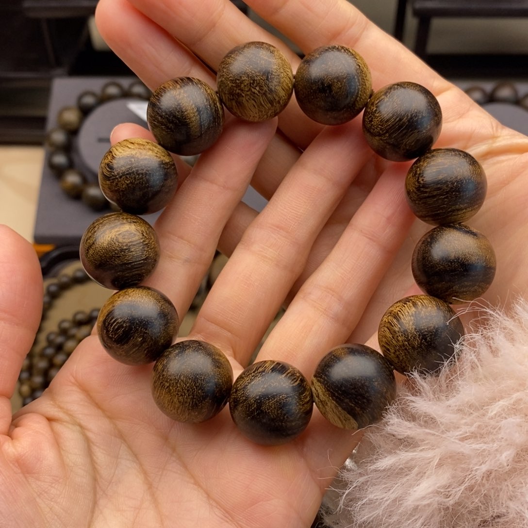 沉香手串一****～越南芽庄白棋瘤疤1.8