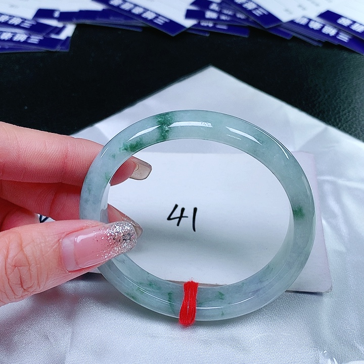 翡翠手镯（贵妃镯）未镶嵌