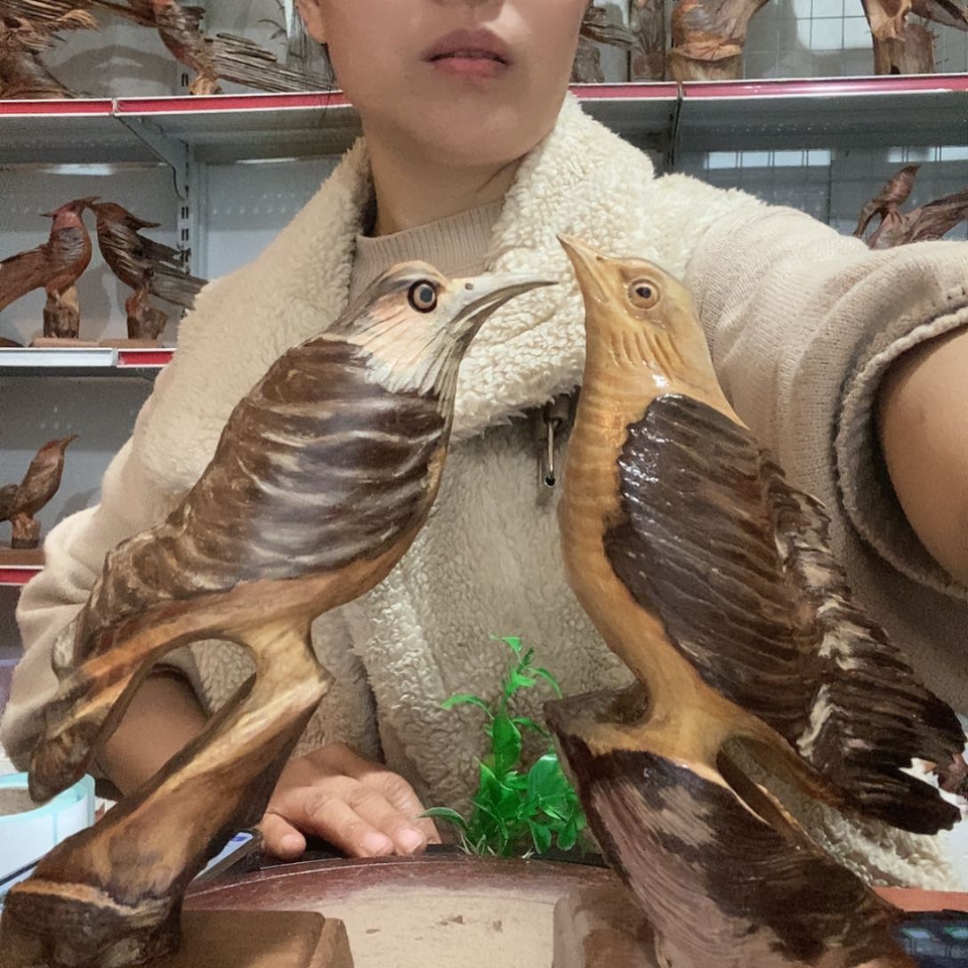 松木大**藏琥珀木精美自然摆件