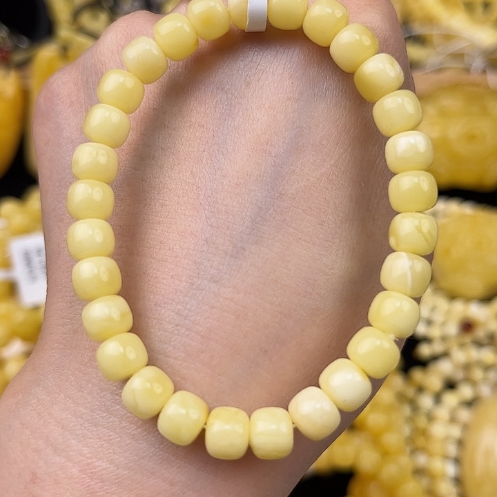 琥珀未镶嵌颈饰琥珀