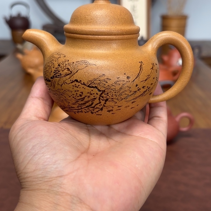 茶壶紫砂寿珍掇球230毫升黄金段