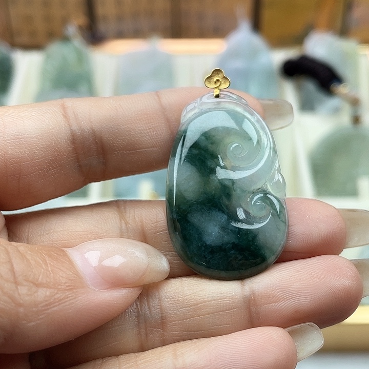翡翠未镶嵌颈饰天然翡翠A货如意