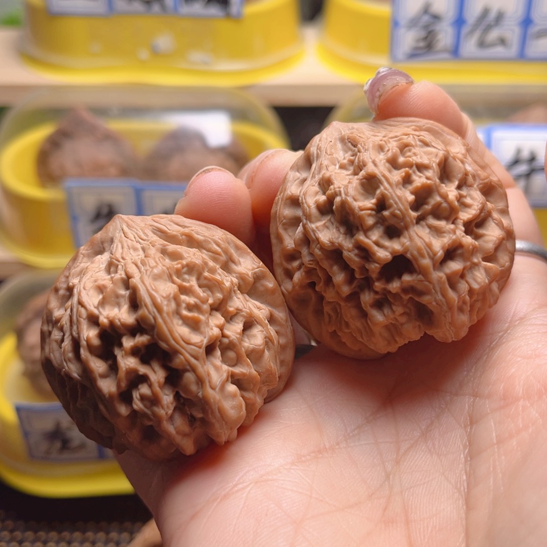 文玩核桃把件野牛