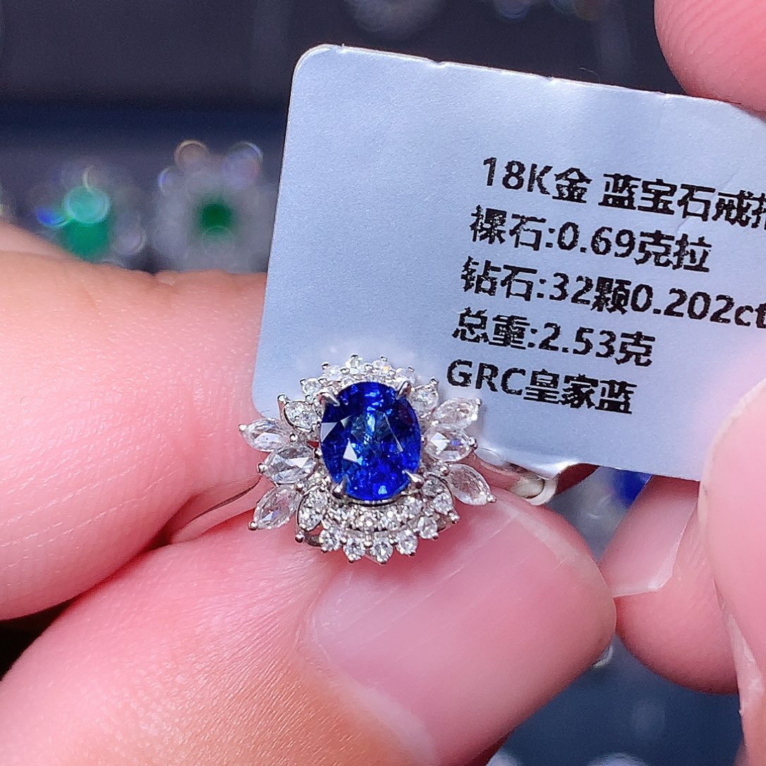 蓝宝石18K金镶嵌戒指