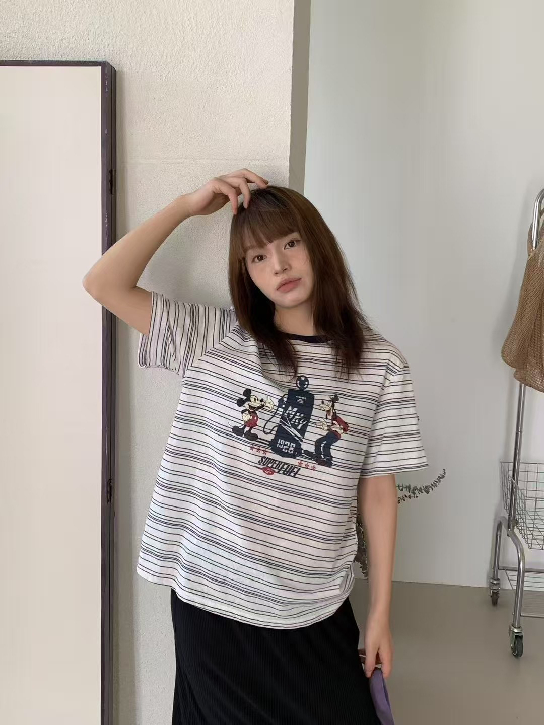 时尚针织T恤刺绣常规袖落肩袖短袖圆领宽松型黑白