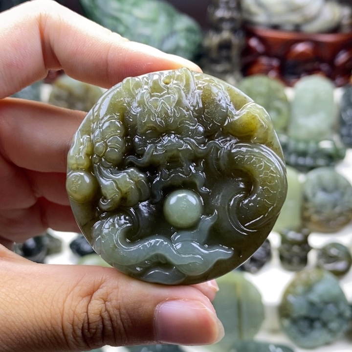 和田玉未镶嵌颈饰十***人