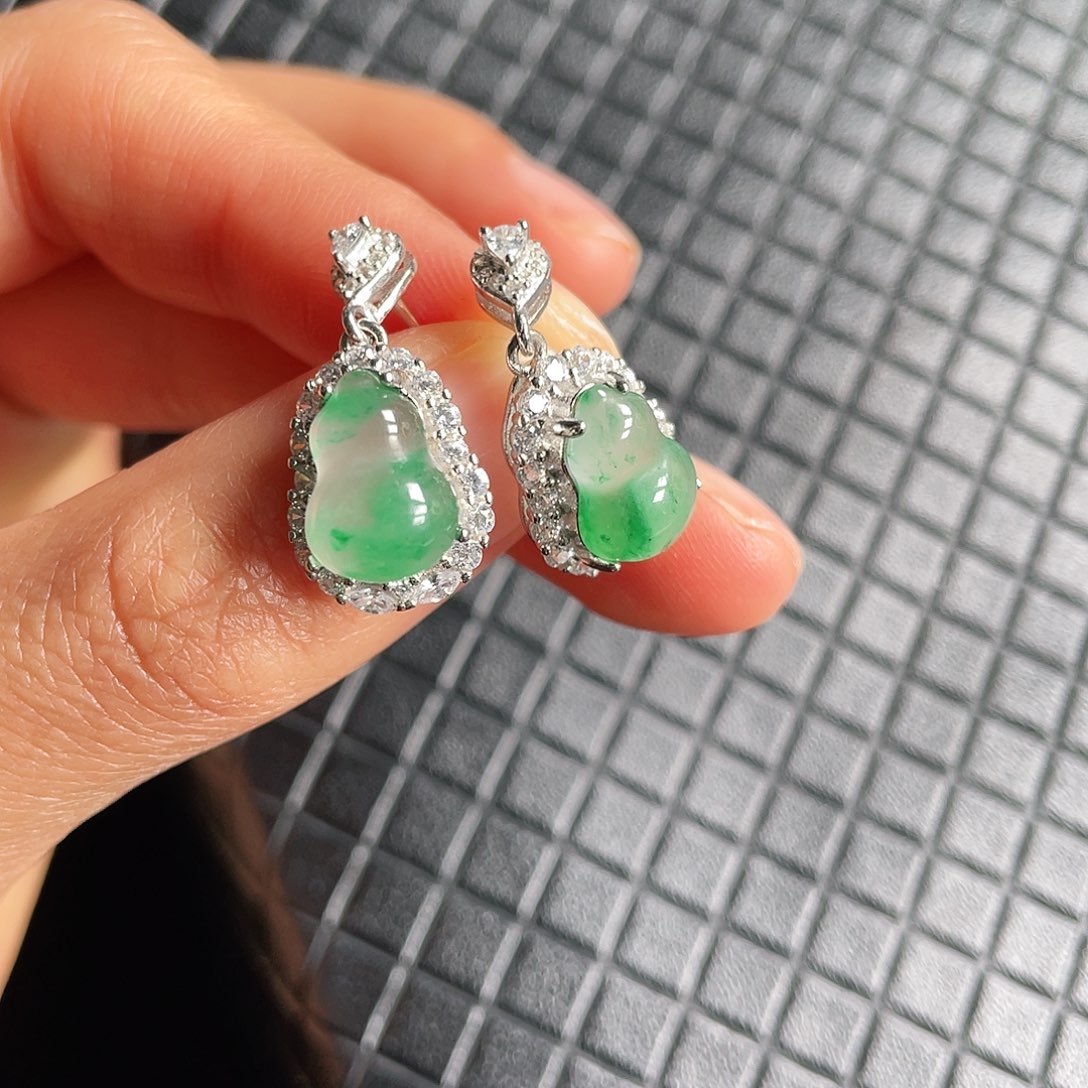 石英质玉耳饰未镶嵌