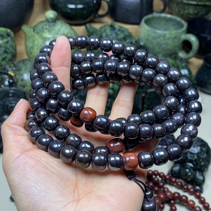 C***l蛇纹石玉未镶嵌项链红伊丁黑金刚10毫米老型108颗
