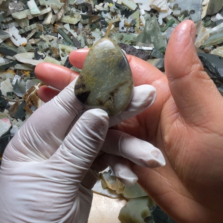 和田玉未镶嵌珠宝半成品