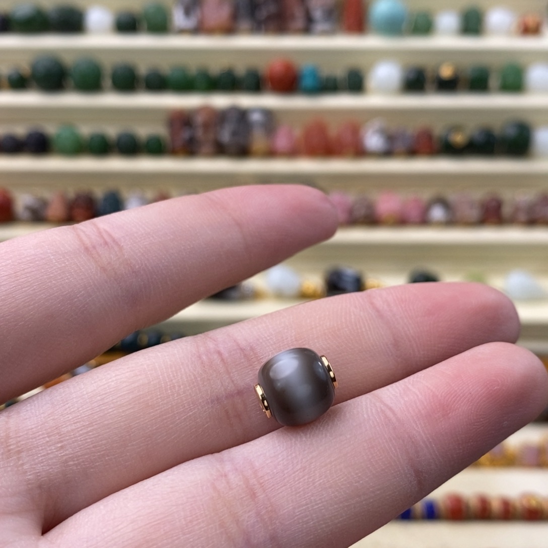 玛瑙/玉髓18K金镶嵌颈饰