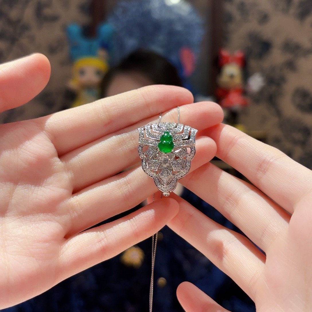 翡翠18K金镶嵌吊坠(赠链)胸针两戴款