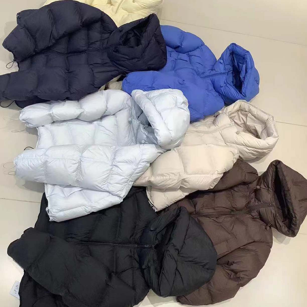连帽款简约羽绒服外套（95绒）
