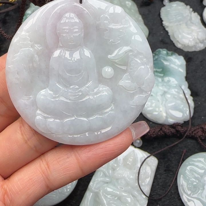 翡翠挂件未镶嵌大日