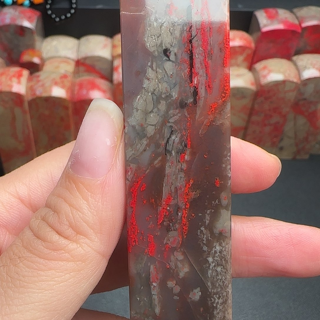 昌化石昌化鸡血石