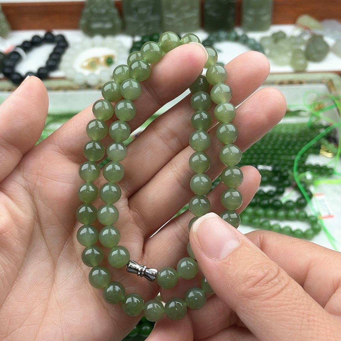 和田玉颈饰未镶嵌