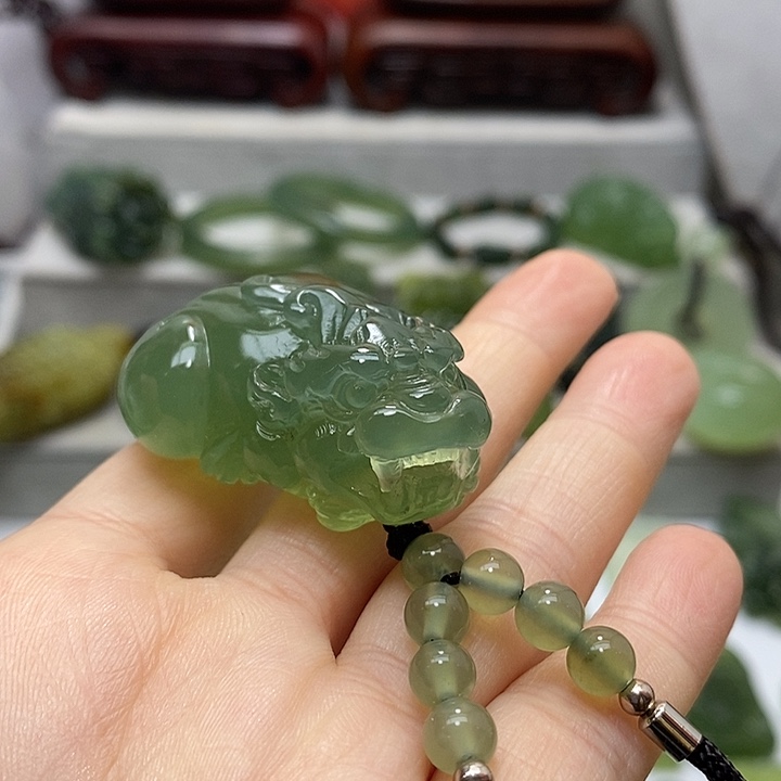 蛇纹石玉未镶嵌挂件
