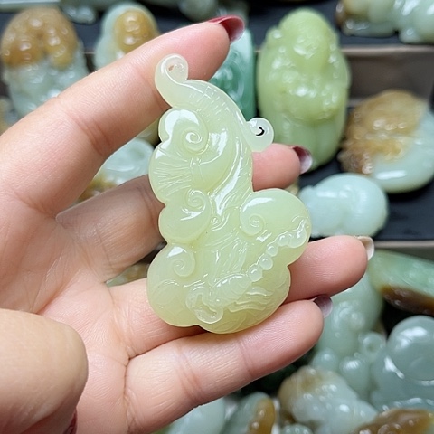 颈饰未镶嵌和田玉