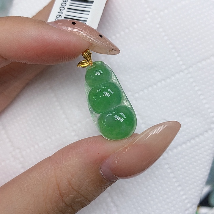 颈饰18K金镶嵌翡翠