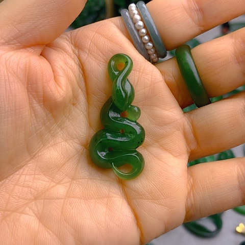 未镶嵌和田玉挂件?*