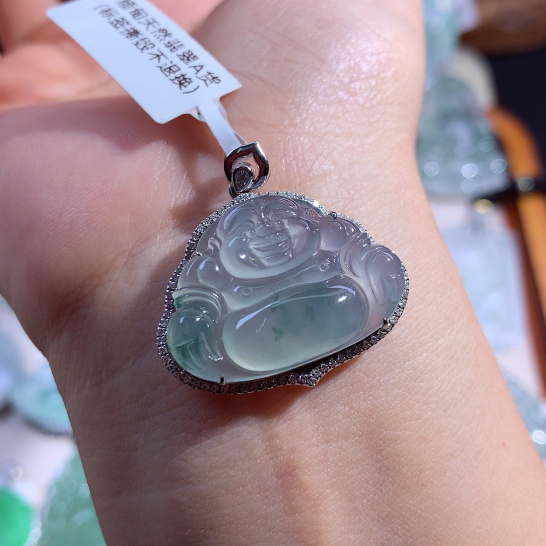 翡翠颈饰18K金镶嵌佛公