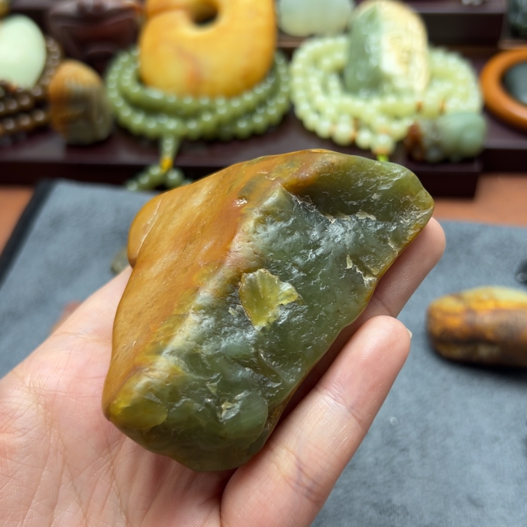 彩***煌和田玉未镶嵌珠宝奇石