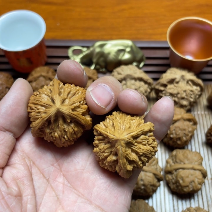 憩***息文玩核桃吊坠文山三棱