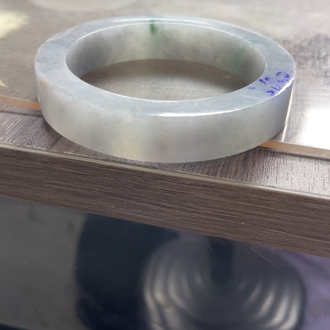 定制翡翠未镶嵌翡翠手镯