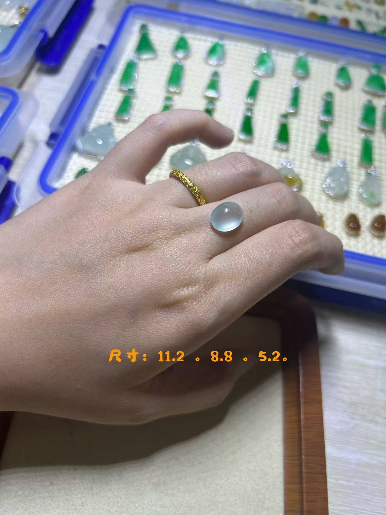 天然缅甸A货高冰起胶起荧光晴底蛋面卡10.4-8-5.0