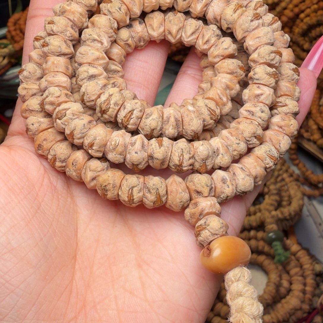 白***座柏香籽/百香籽吊坠