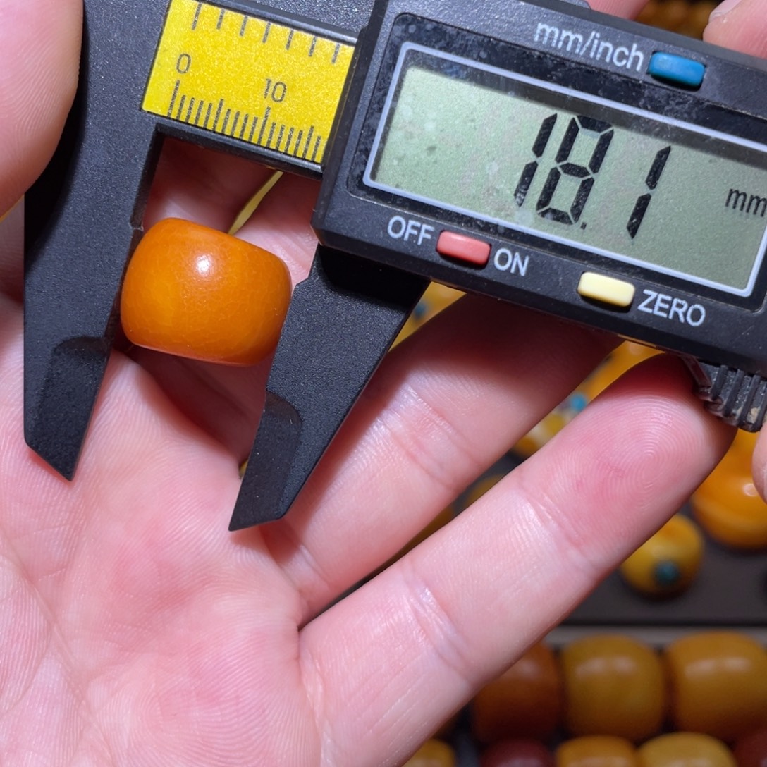 琥珀未镶嵌裸石马蹄