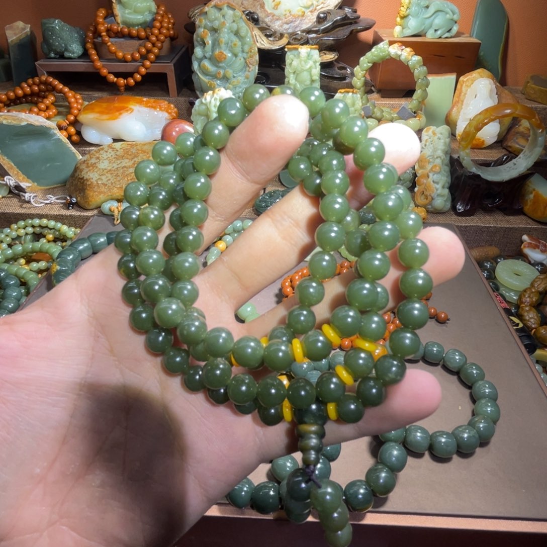 透闪石质玉108卡8未镶嵌